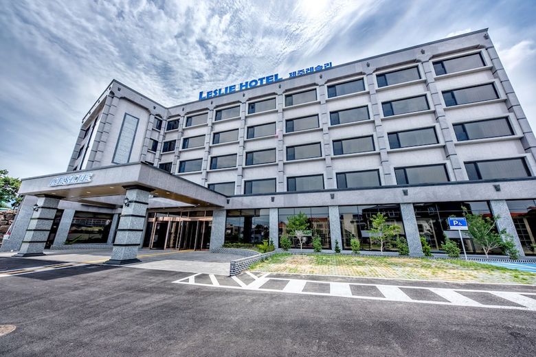 Leslie Hotel