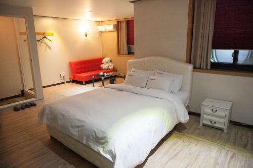Maum Hotel And Backpackers