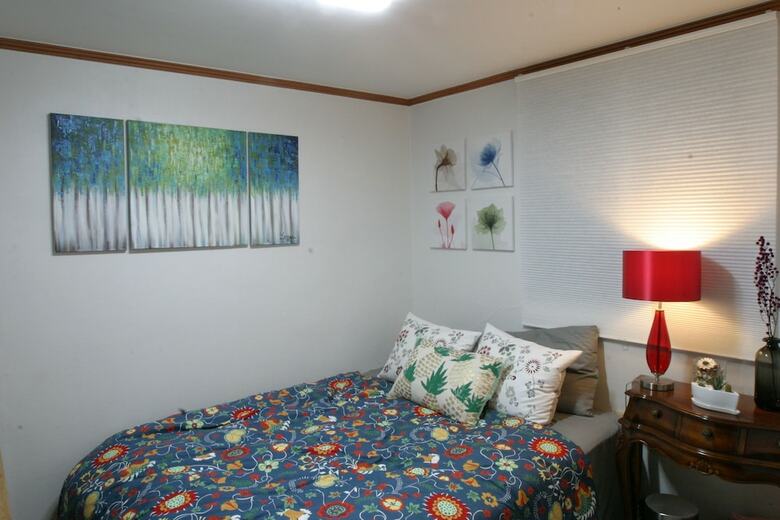 Hostal Refee House