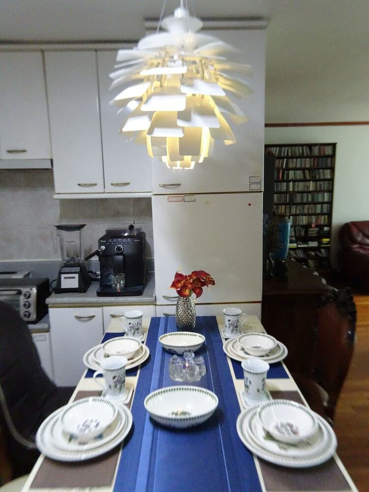 Hostal Refee House