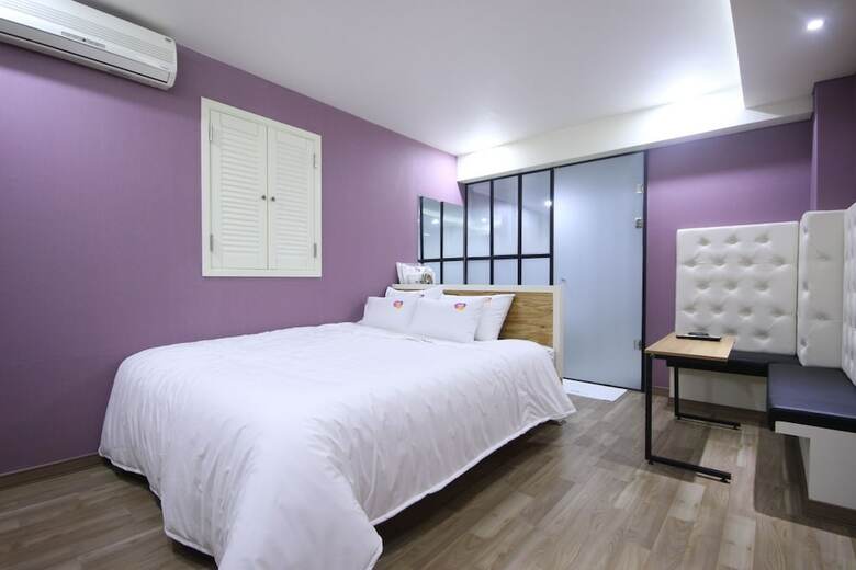 Roo Motel