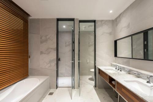 Brown-dot Hotel Shinho