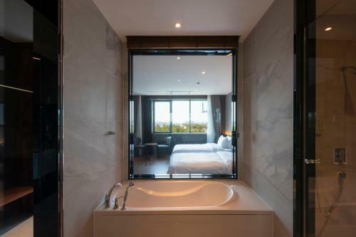 Brown-dot Hotel Shinho