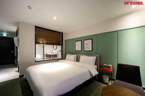 Brown-dot Hotel Shinho