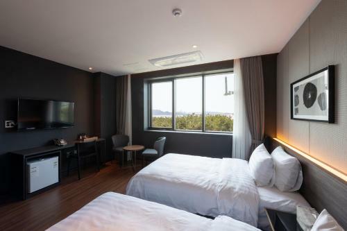 Brown-dot Hotel Shinho