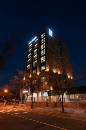 Brown-dot Hotel Shinho
