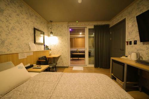 Insta Motel