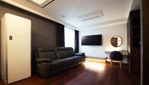 Bentley Tourist Hotel