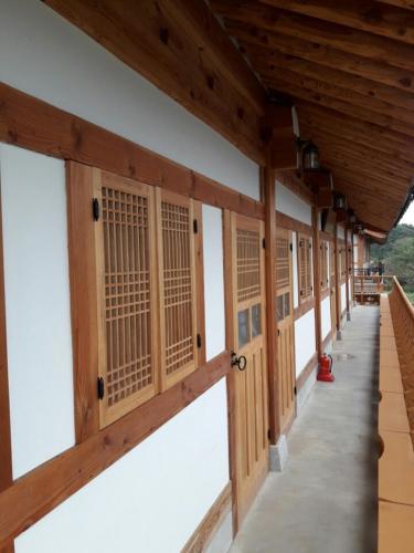 Hostal Gyeongju Ran Hanok Guesthouse