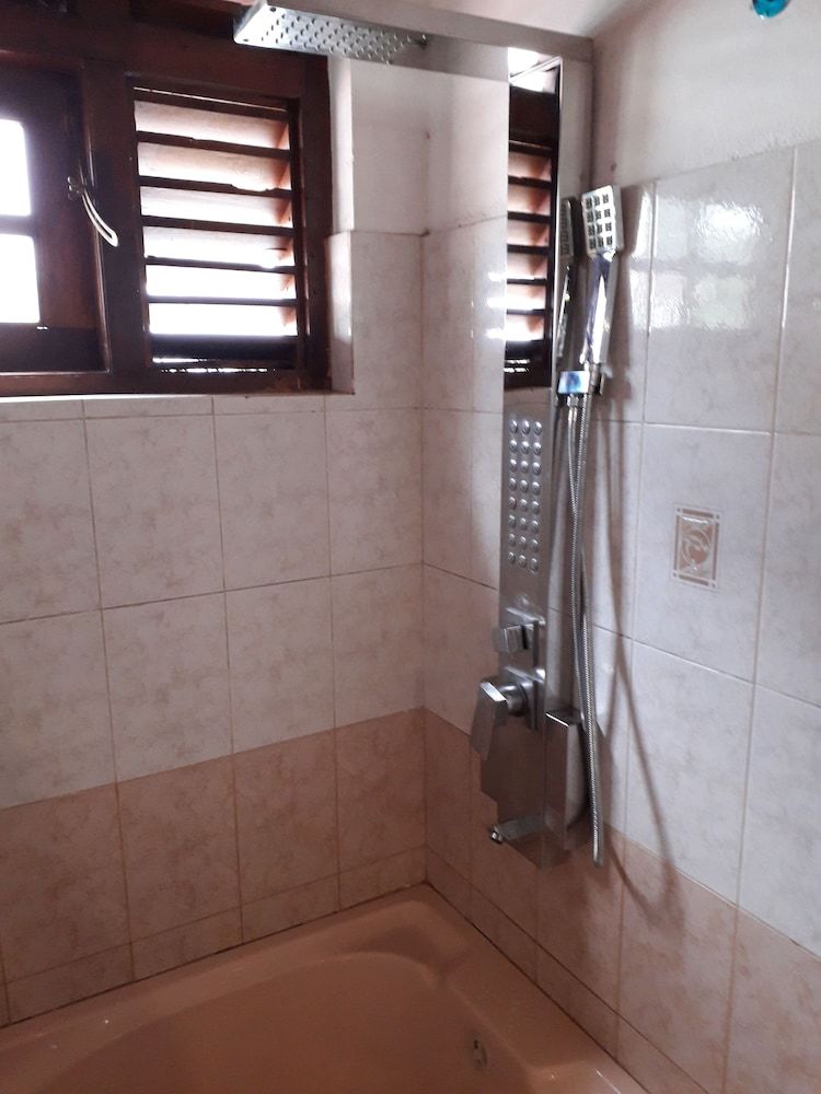 Hostal Villa Subuthi