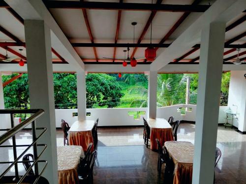 Hotel Devinuwara Cs Guest Inn