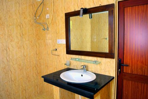 Hotel Elephant Pass - Minneriya