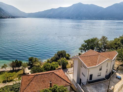 Hostal Beachfront Villa Nautica