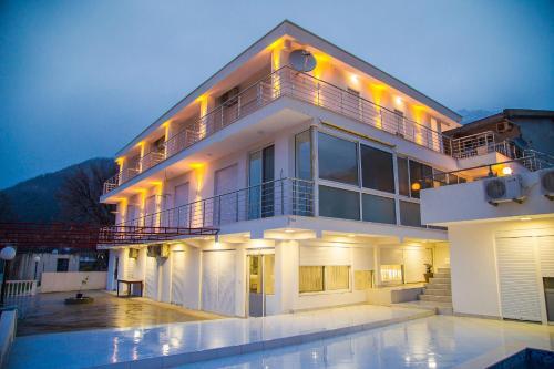 Villa Vila Nikezi?