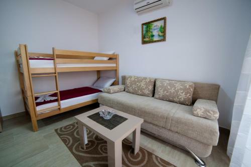 Kollari Apartments
