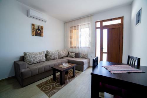 Kollari Apartments