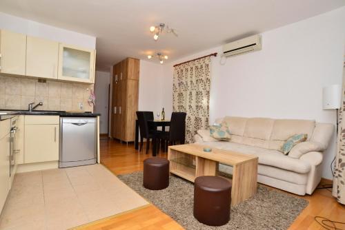 Two Bedroom Apartment In Kotor With Swimming Pool