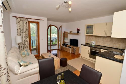 Two Bedroom Apartment In Kotor With Swimming Pool