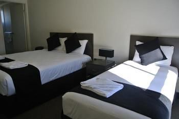 Dooleys Springsure Tavern & Motel