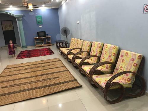 Haji Saif Homestay Whole Semi-d Terrace