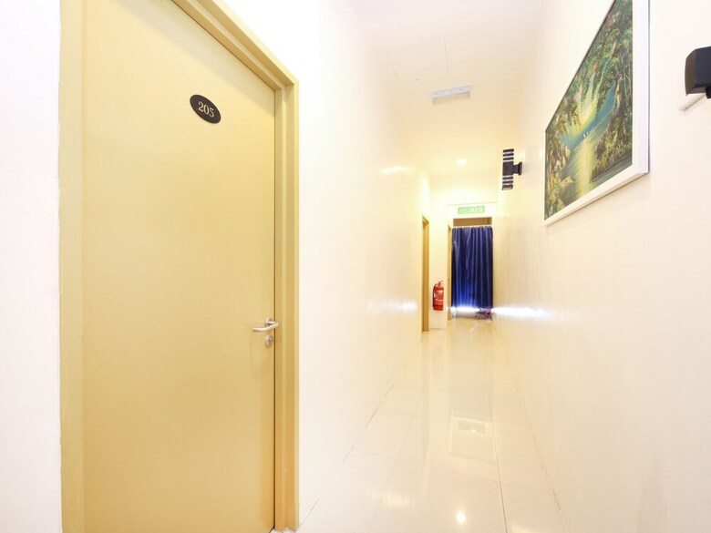 Oyo 709 Tgl Hotel