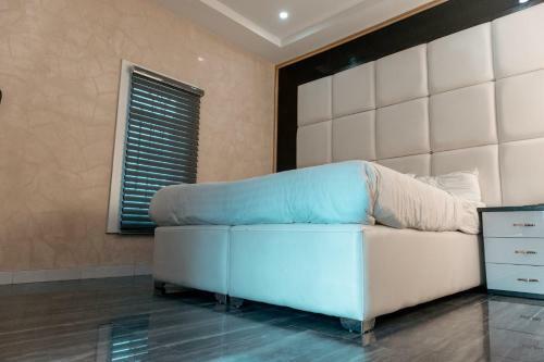 Poshlux Executive Hotel