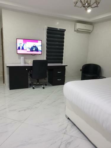 Poshlux Executive Hotel