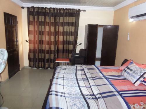 Hotel Qosmic Residence