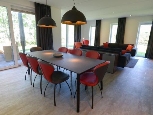 Peaceful Child-friendly Villa In De Koog Near Sea