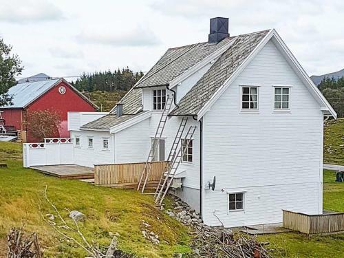 Holiday Home Hustad