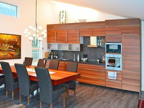 Four-bedroom Holiday Home In Inndyr 2