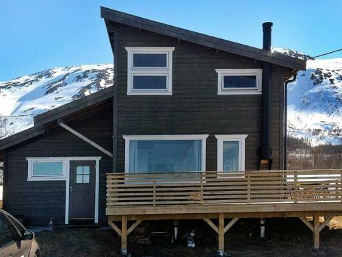 Two-bedroom Holiday Home In Nord-lenangen