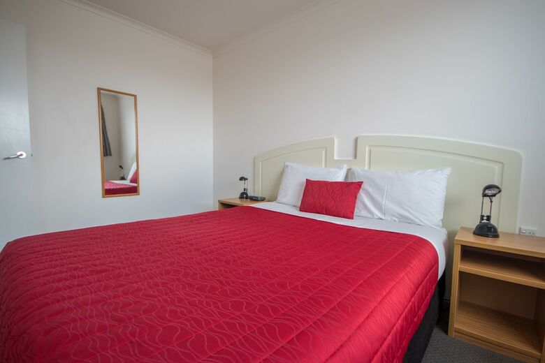 Antonio Mews Motel