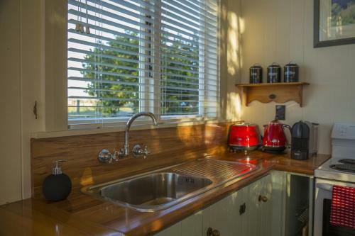 Kina Beach Vineyard Cottages