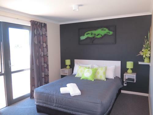 Hotel Wheels And Reels Accommodation