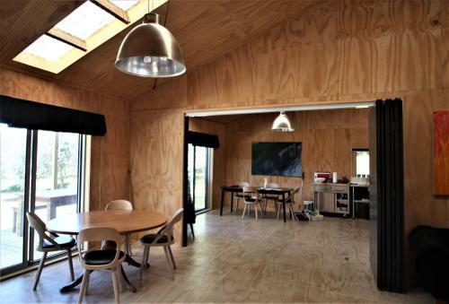 Te Arai Beach Casa Di Lana - Renovated Woolshed