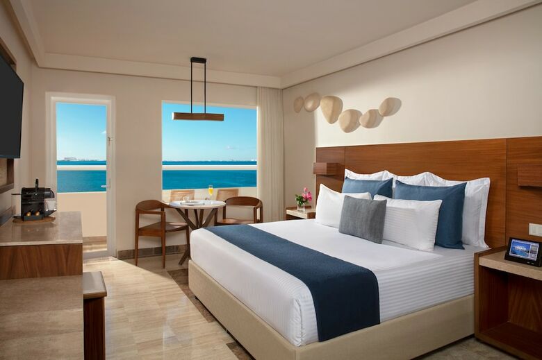Hotel Dreams Sands Cancun Resort & Spa