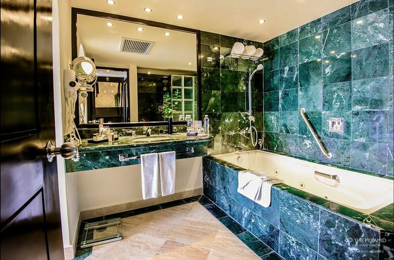 Hotel The Pyramid At Grand Cancun By Oasis