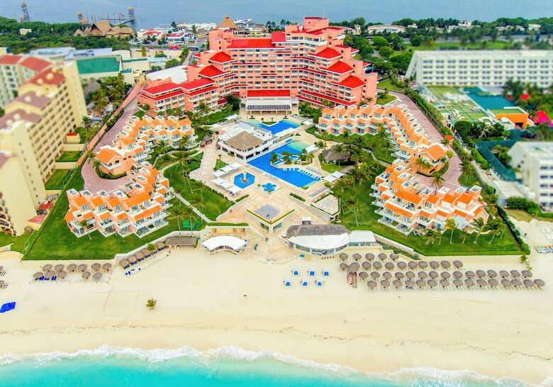 Hotel Wyndham Grand Cancun All Inclusive Resort & Villas