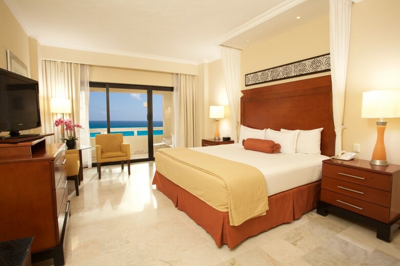 Hotel Wyndham Grand Cancun All Inclusive Resort & Villas