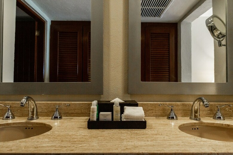 Hotel Wyndham Grand Cancun All Inclusive Resort & Villas