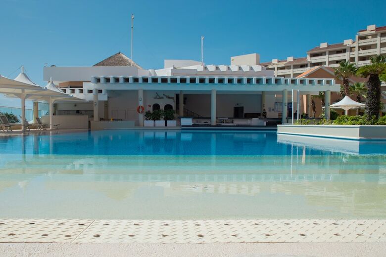 Hotel Wyndham Grand Cancun All Inclusive Resort & Villas