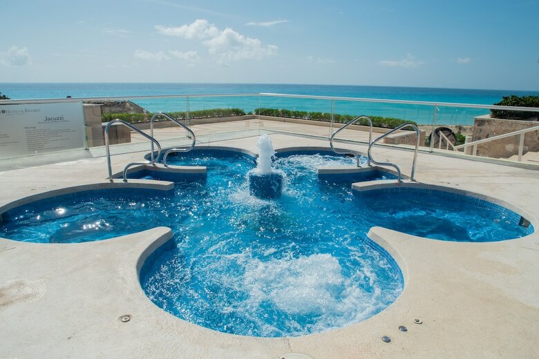 Hotel Wyndham Grand Cancun All Inclusive Resort & Villas