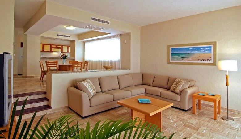 Hotel Wyndham Grand Cancun All Inclusive Resort & Villas