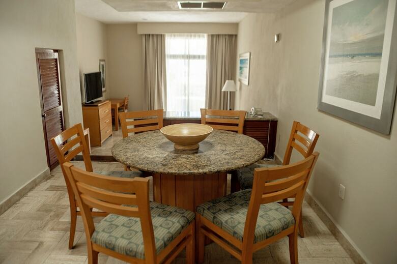 Hotel Wyndham Grand Cancun All Inclusive Resort & Villas