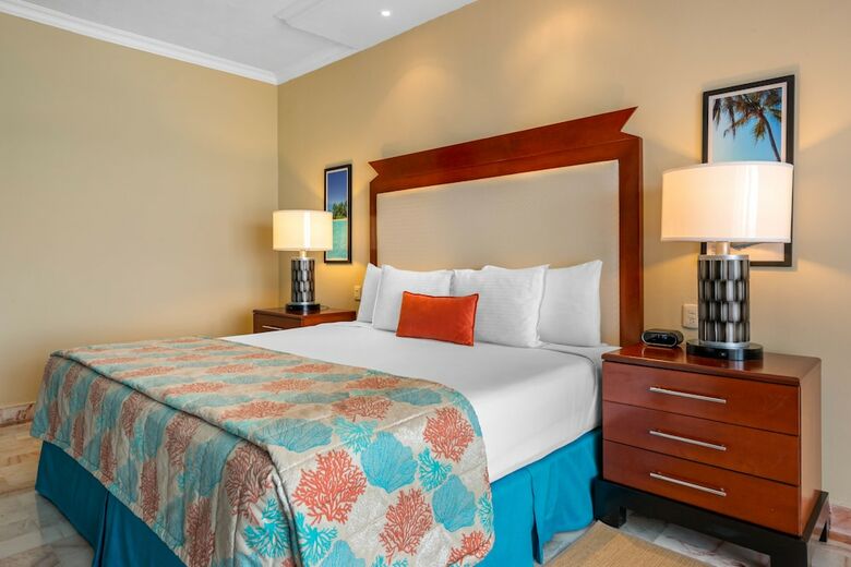 Hotel Wyndham Grand Cancun All Inclusive Resort & Villas