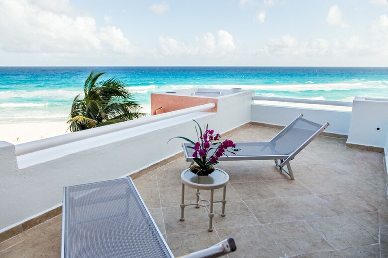 Hotel Wyndham Grand Cancun All Inclusive Resort & Villas