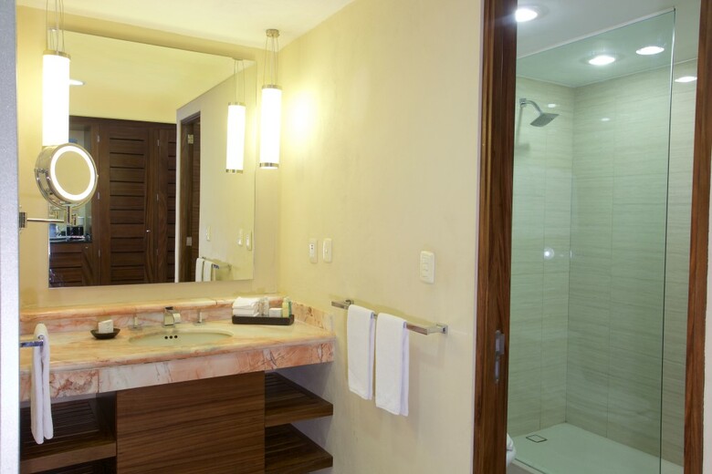 Hotel Wyndham Grand Cancun All Inclusive Resort & Villas