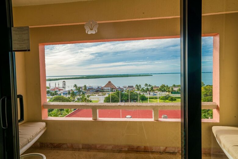 Hotel Wyndham Grand Cancun All Inclusive Resort & Villas