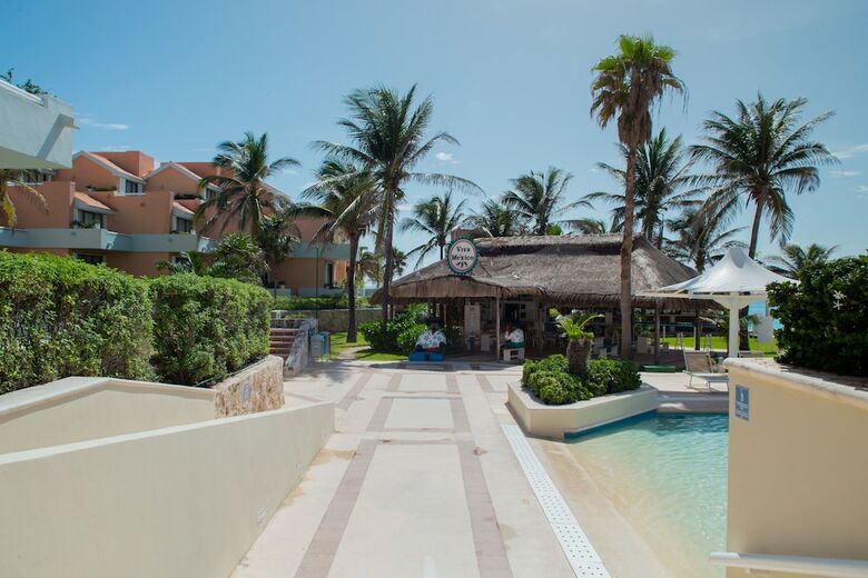 Hotel Wyndham Grand Cancun All Inclusive Resort & Villas